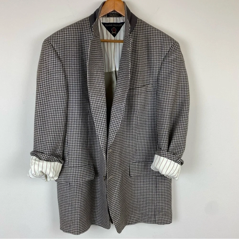 Vintage 90s Tommy Hilfiger Houndstooth Black Tan Two-Button Blazer, Size 44R‎
